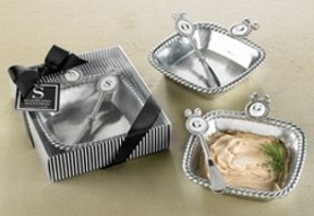 Metal Dip Bowl and Spreader with Medallion Single Initial by Mud Pie Metal Dip Bowl and Spreader with Medallion Single Initial by Mud Pie